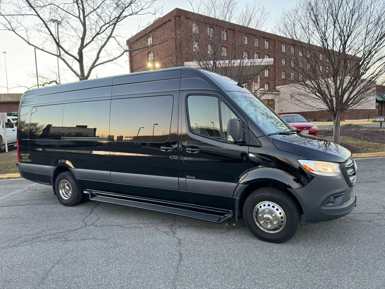 H Black Service Seattle corporate chauffeur service